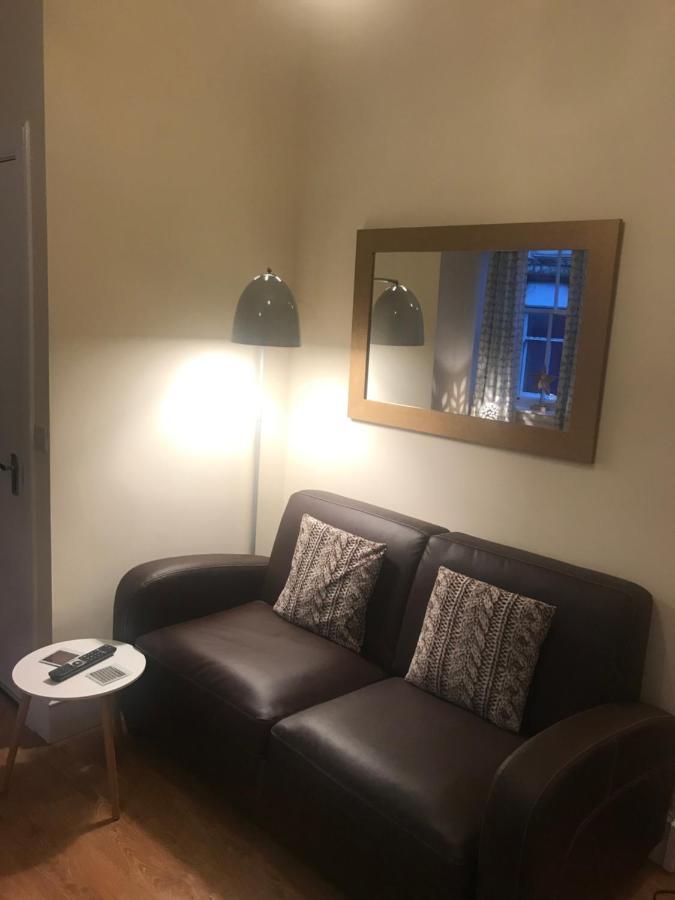 Hebridean Town House Apartment Сторноуей Екстериор снимка
