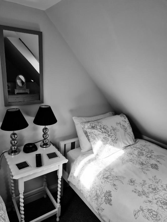 Hebridean Town House Apartment Сторноуей Екстериор снимка