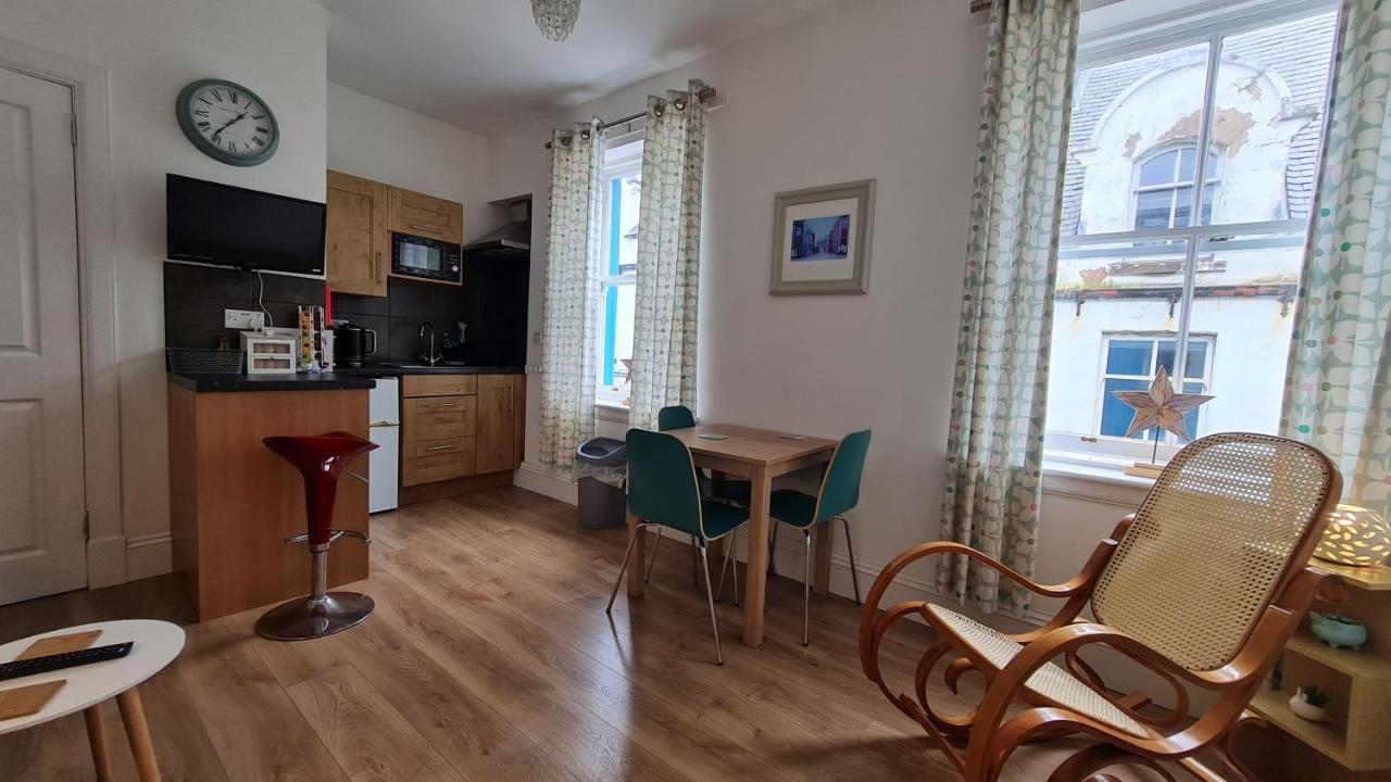 Hebridean Town House Apartment Сторноуей Екстериор снимка